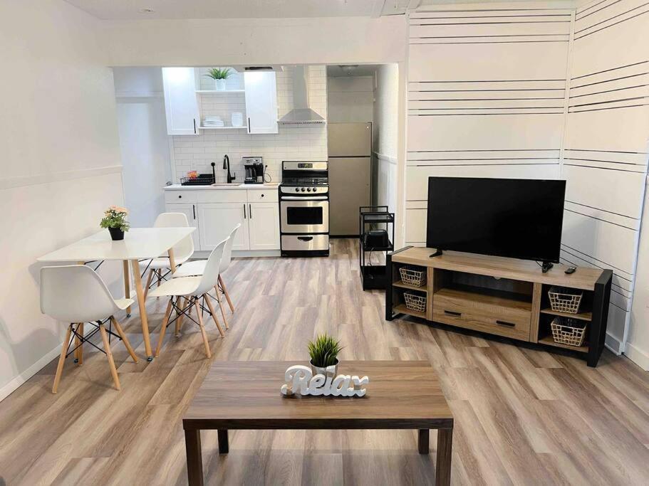 Sparkling Guest Home 2 Bedroom-15 Minutes To Clearwater Beach Exterior photo